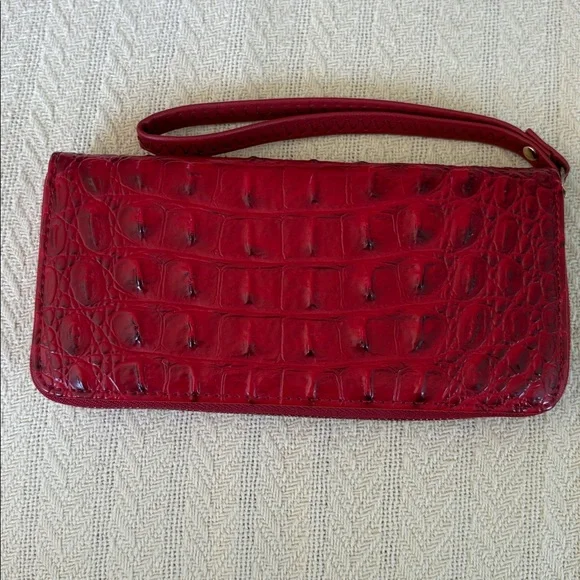 NWOT Red Crocodile Embossed Clutch Wristlet Wallet - Picture 2 of 6